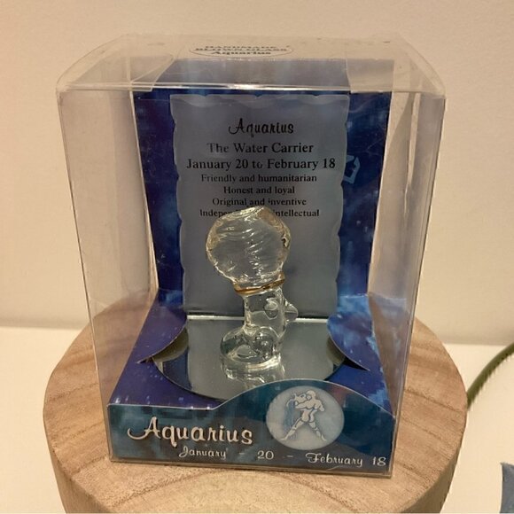 Aquarius Handmade Blown  Glass Keepsake NWT - Picture 4 of 4